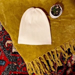 Halogen Ribbed Cashmere Beanie